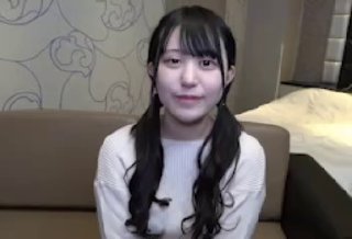大學美眉騷的不行愛好女上位喜歡騎乘操說大J吧都能頂到她的G點